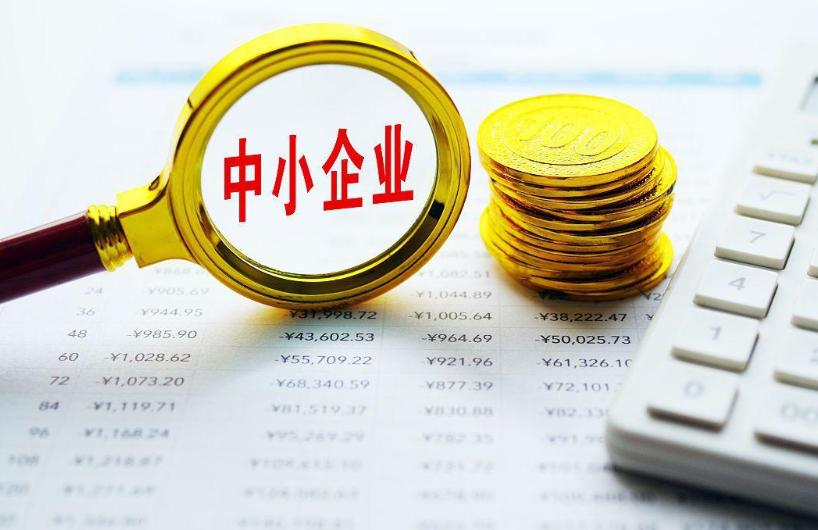方诺艺景雕塑定制与标准化成品对比：商场美陈项目选型参考